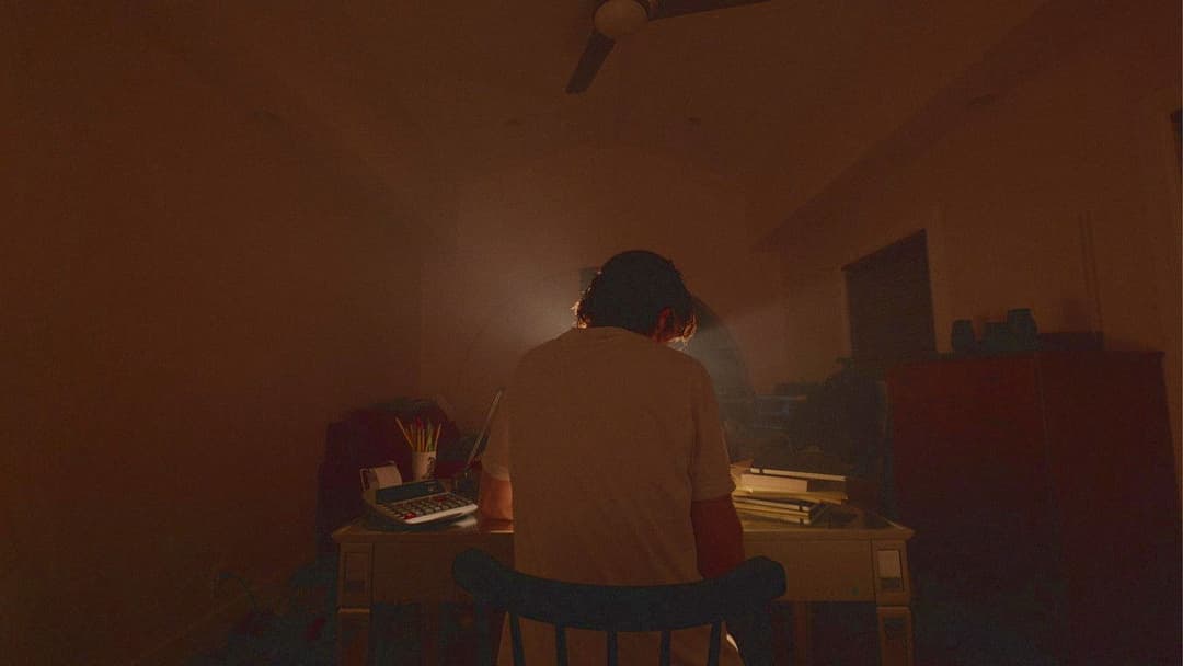 Bo Burnham: Inside backdrop 17