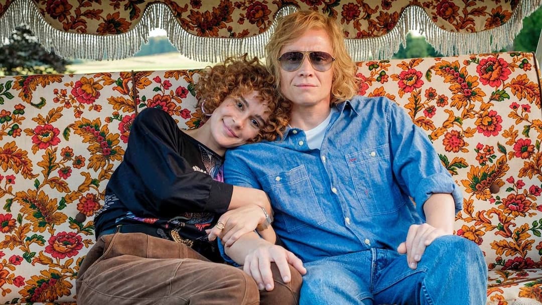 Girl You Know It's True backdrop 11