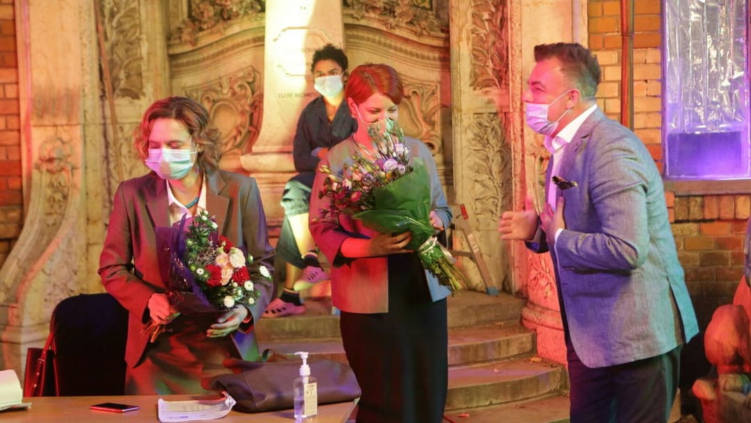 Bad Luck Banging or Loony Porn backdrop 11