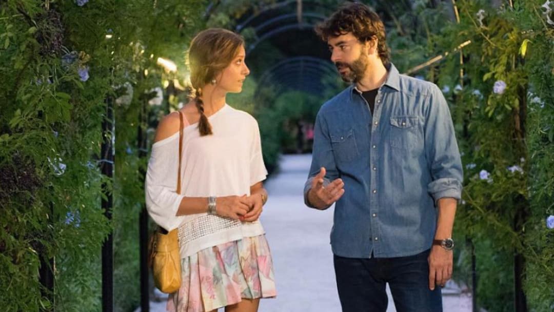 Verlieb dich nicht in mich backdrop 2