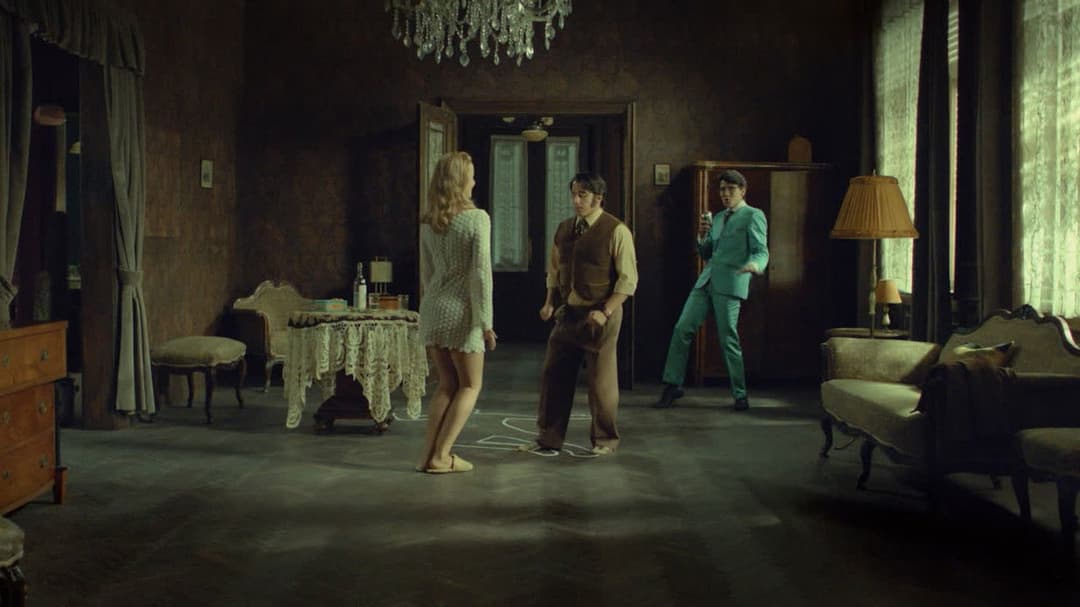 Liza, a rókatündér backdrop 5