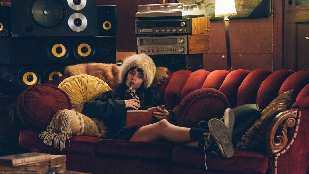 Feinfühlige Vampirin sucht lebensmüdes Opfer backdrop 6