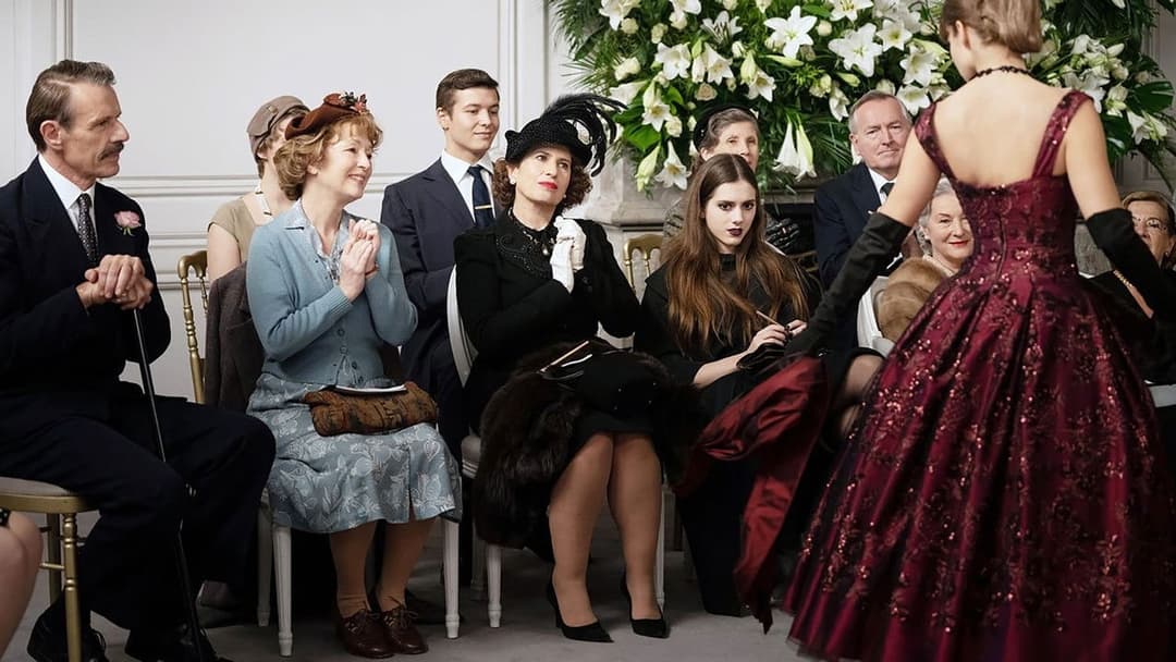 Mrs. Harris und ein Kleid von Dior backdrop 14