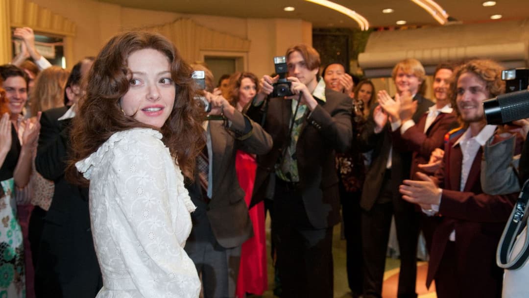 Лавлейс backdrop 11