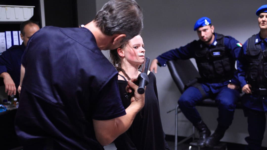 Diaz - Don't Clean Up This Blood backdrop 5