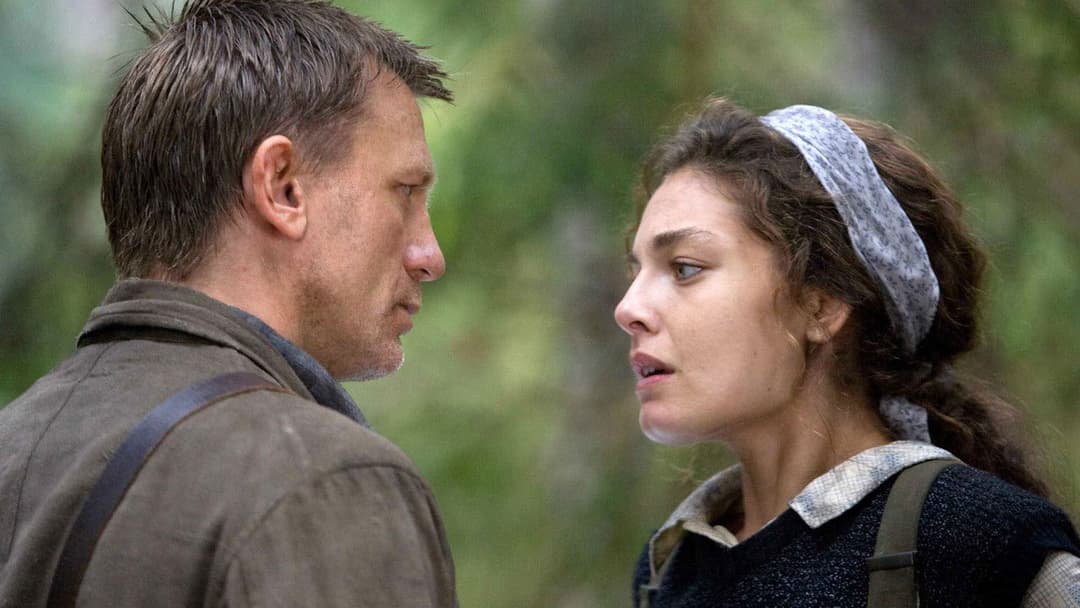 Unbeugsam - Defiance backdrop 3