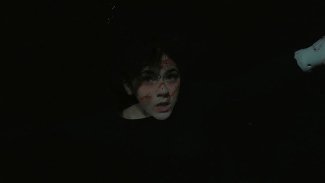 Orphan - Das Waisenkind backdrop 11