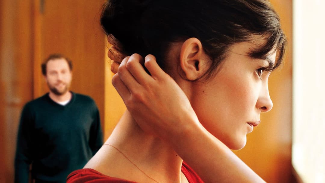 Nathalie küsst backdrop 1