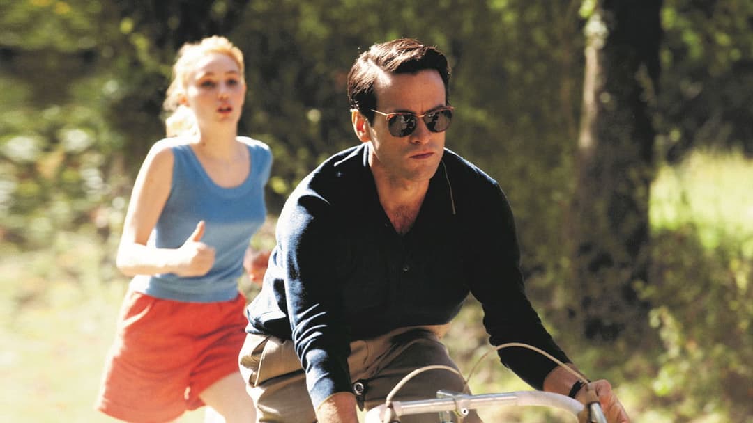 Mademoiselle Populaire backdrop 6