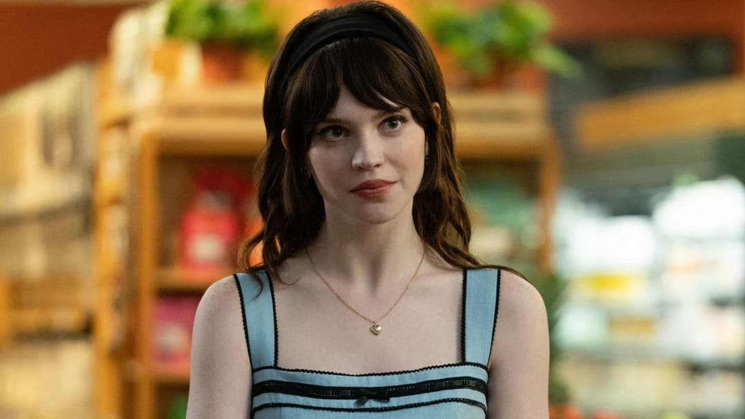 Companion - Die perfekte Begleitung backdrop 11