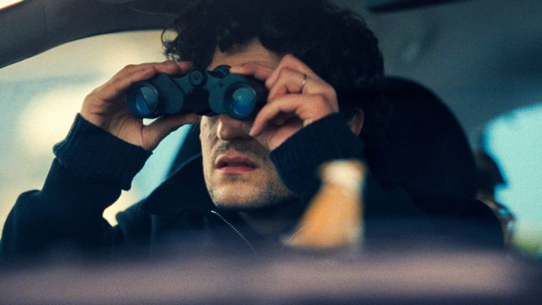 L'Innocent backdrop 3