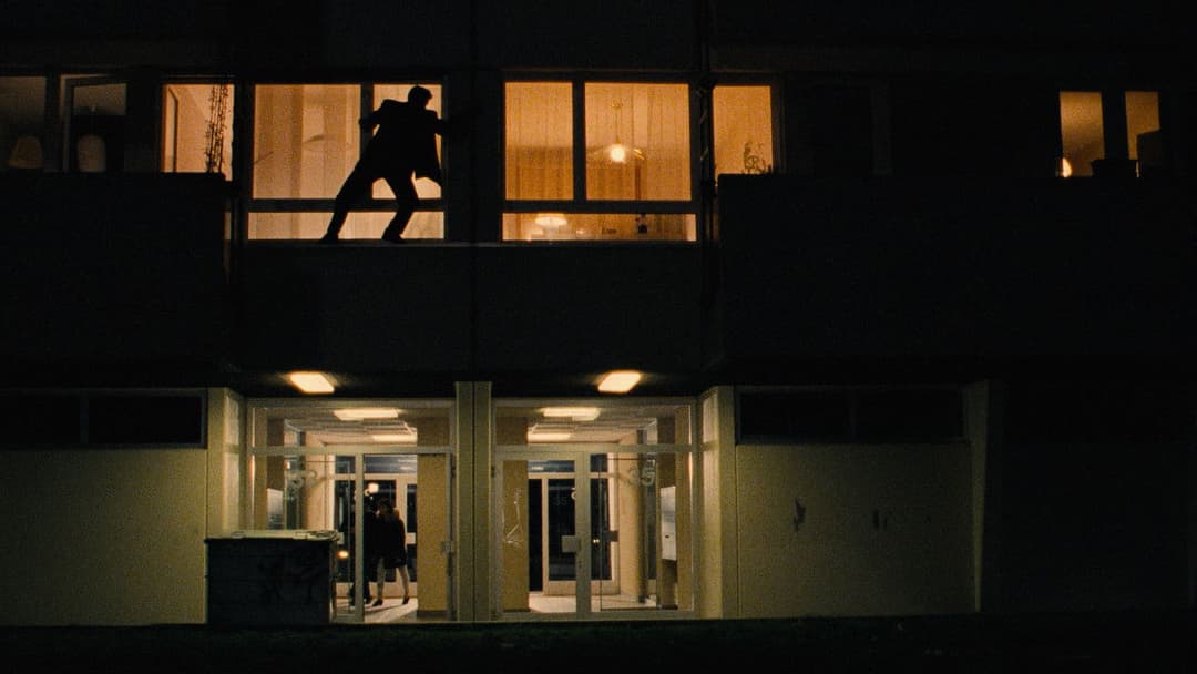 Три кольори: Червоний backdrop 18