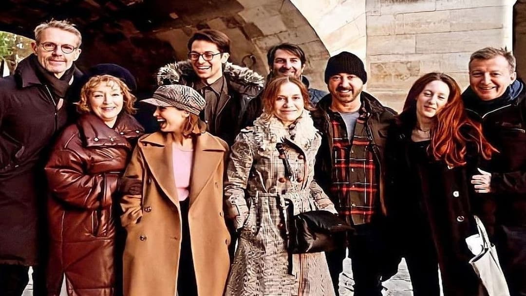 Mrs. Harris und ein Kleid von Dior backdrop 9