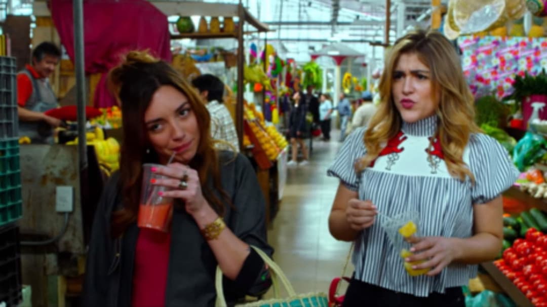 Cindy La Regia backdrop 4