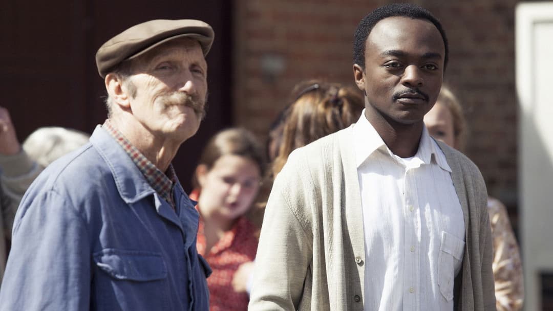 Bienvenue à Marly-Gomont backdrop 16