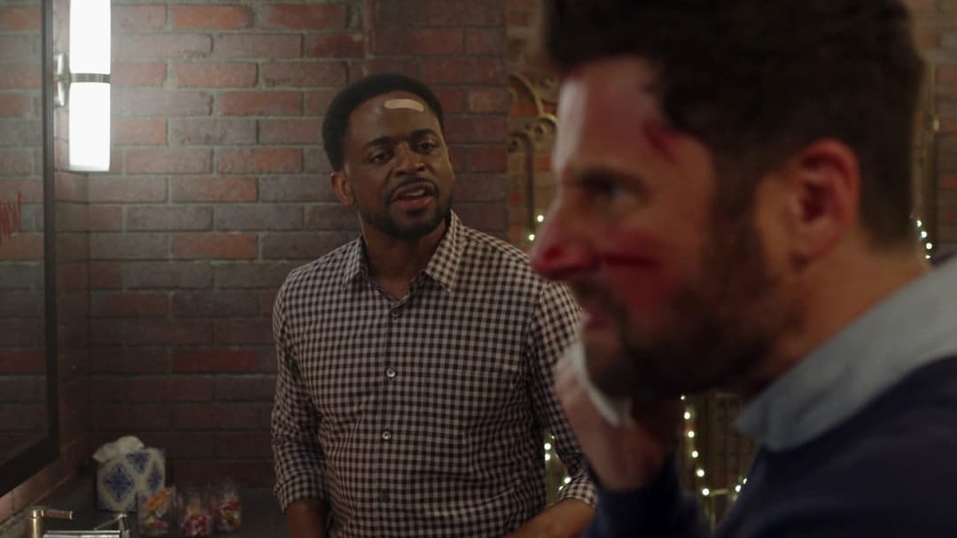 Ясновидець 3: Це Ґас backdrop 4