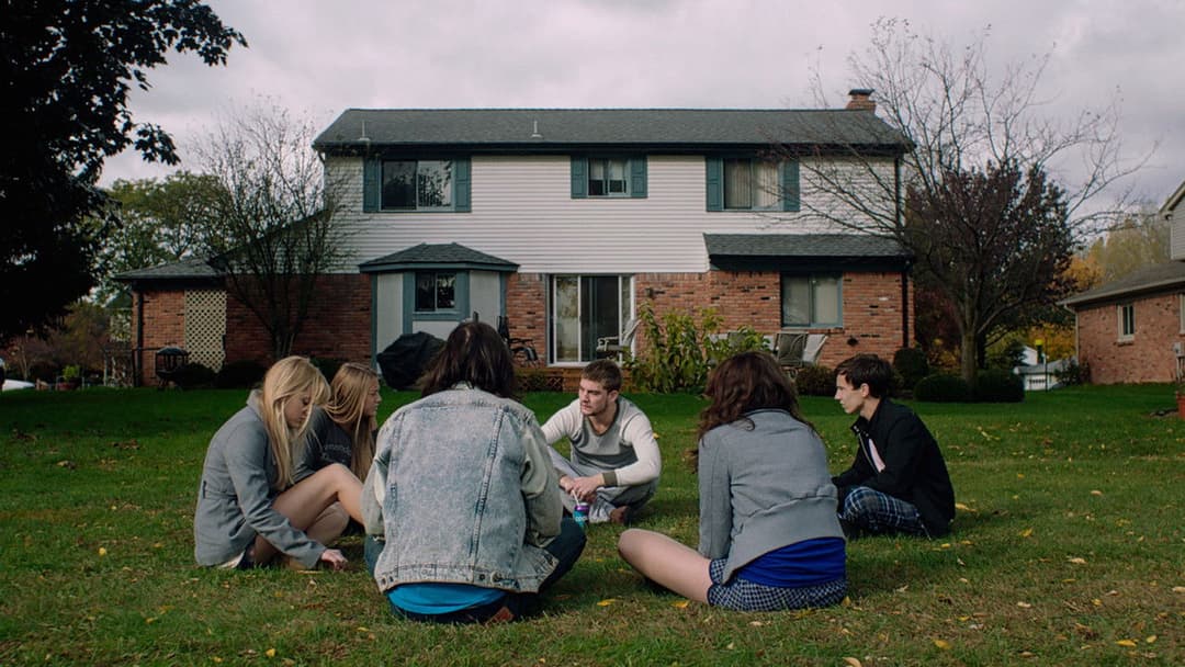 It Follows backdrop 12