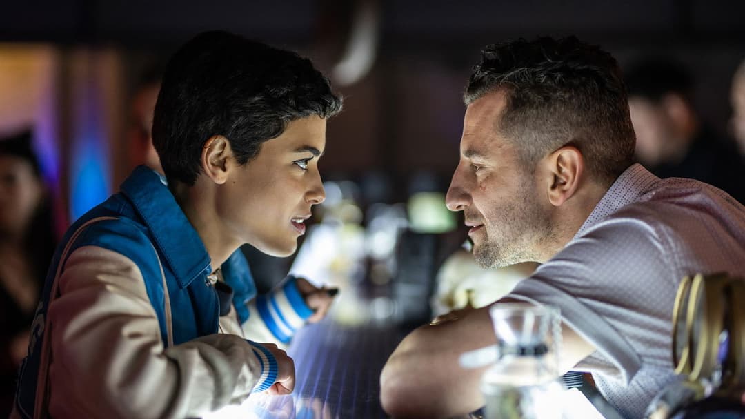 Farben des Bösen: Rot backdrop 2