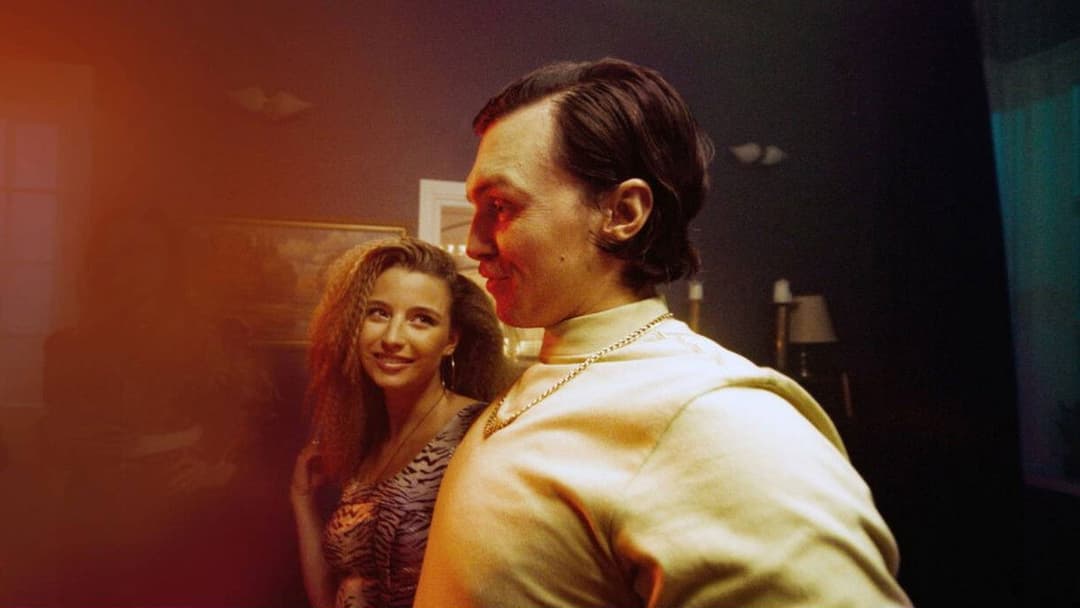 How I Fell in Love with a Gangster backdrop 2