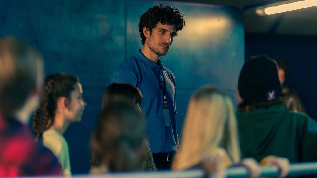 L'Innocent backdrop 11