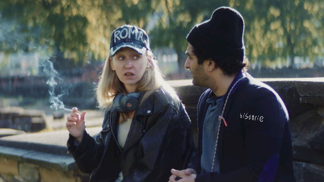 Agnes Mot Verden backdrop 2