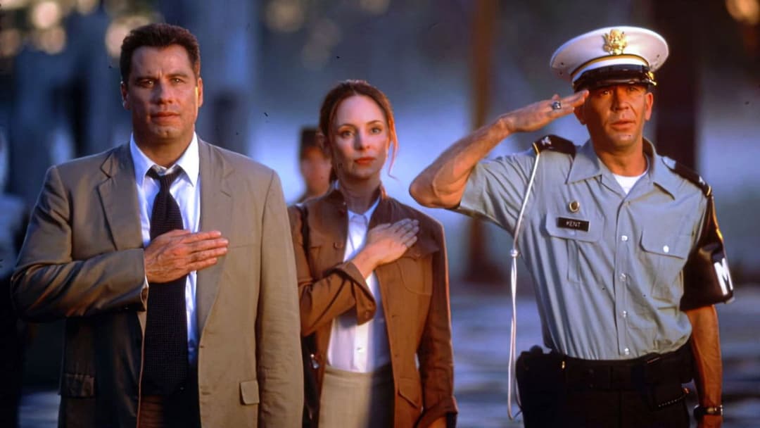 Wehrlos - Die Tochter des Generals backdrop 5