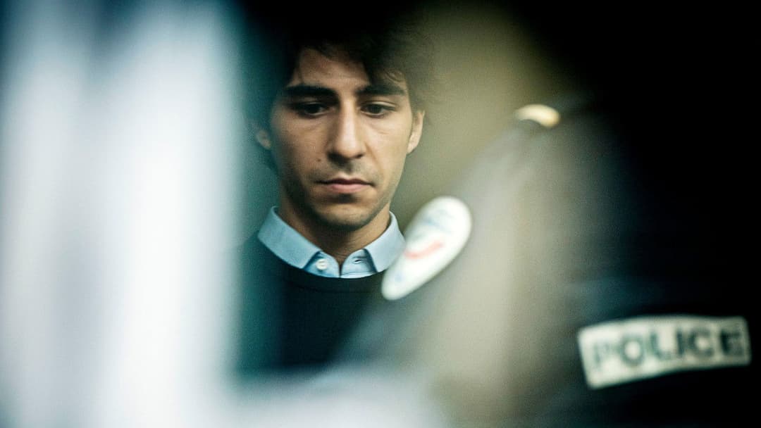 Les Choses humaines backdrop 6