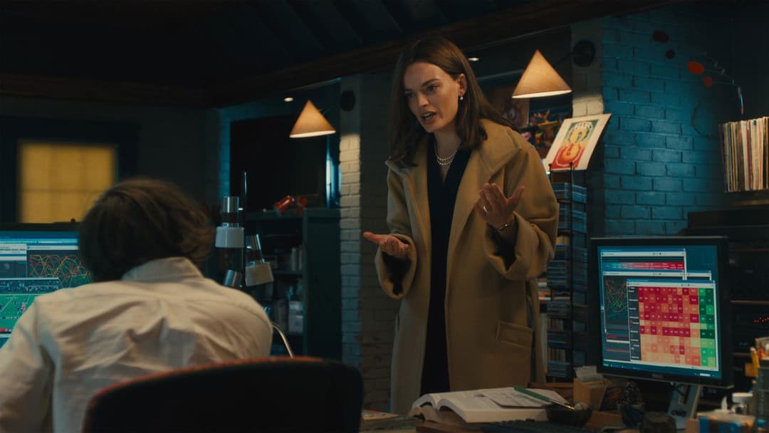 Елла МакКей backdrop 15