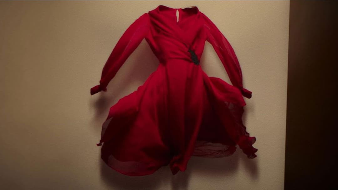Маленька червона сукня backdrop 10