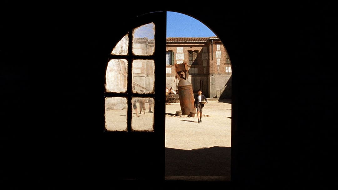 The Devil's Backbone backdrop 1