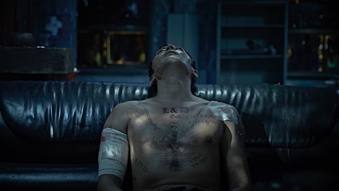 Той, що плакав backdrop 5