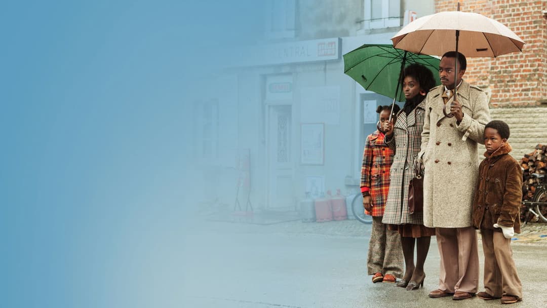 Bienvenue à Marly-Gomont backdrop 1