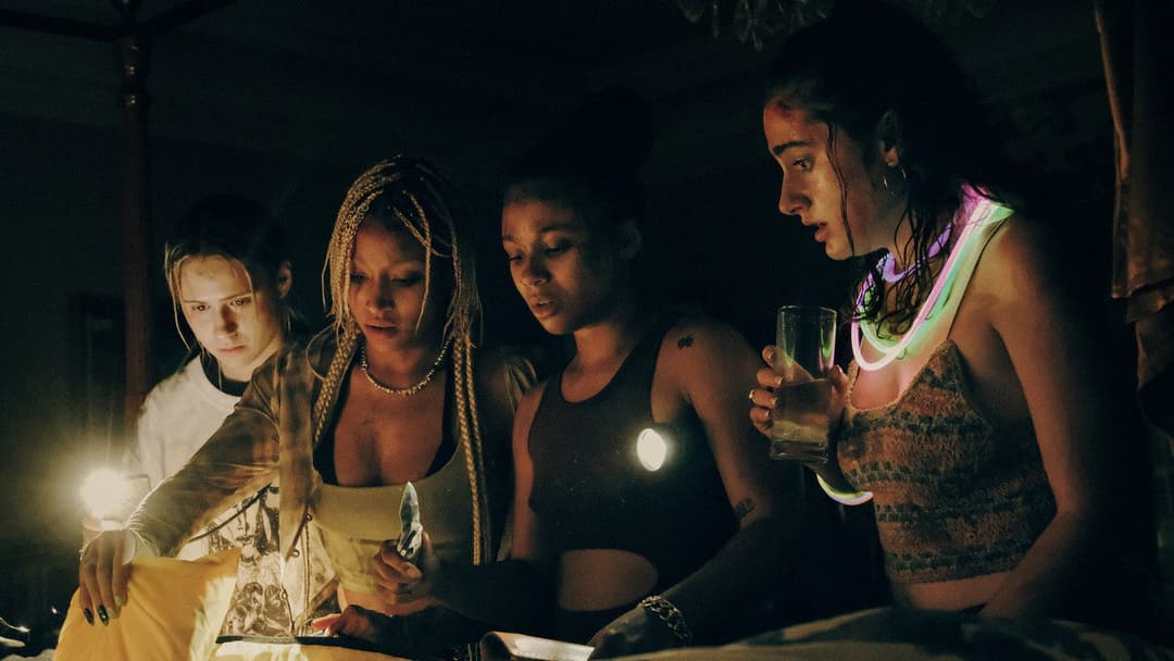 Тіло, тіло, тіло backdrop 3