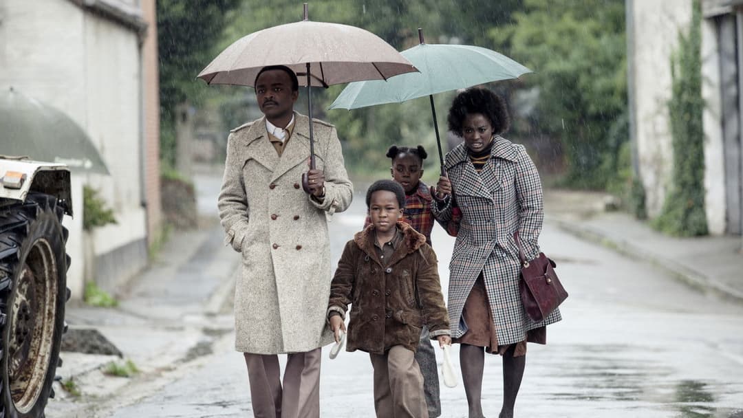 Bienvenue à Marly-Gomont backdrop 11