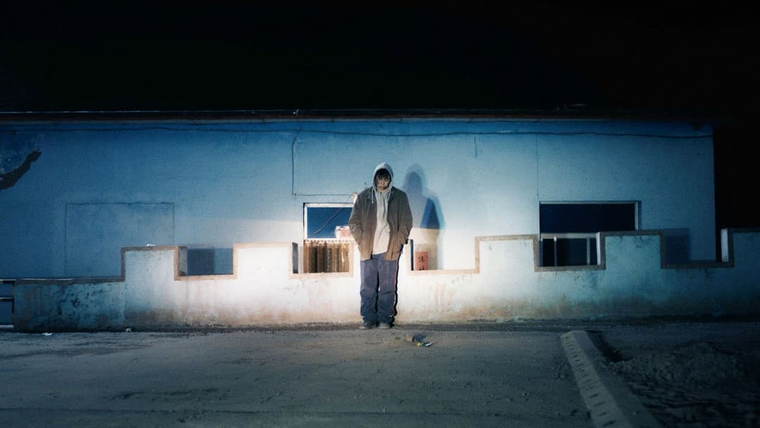 Слон сидить спокійно backdrop 15