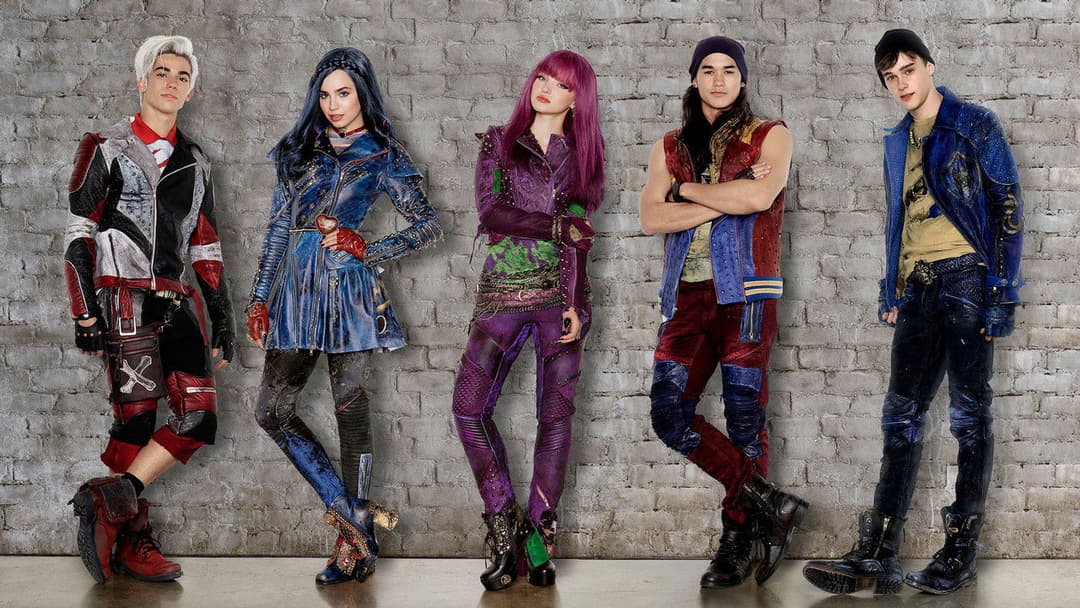 Descendants 2 backdrop 10