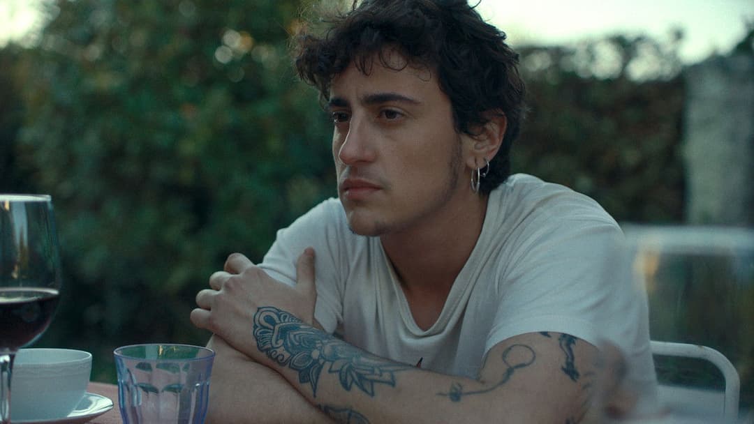 The Dashed Lines backdrop 7