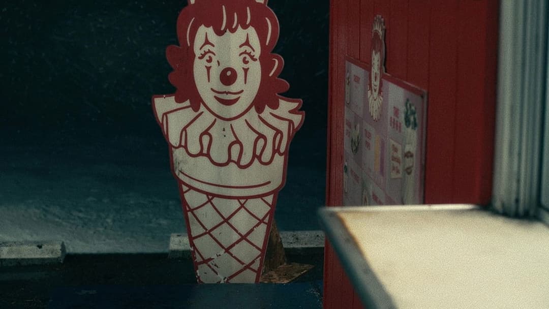 I'm Thinking of Ending Things backdrop 16