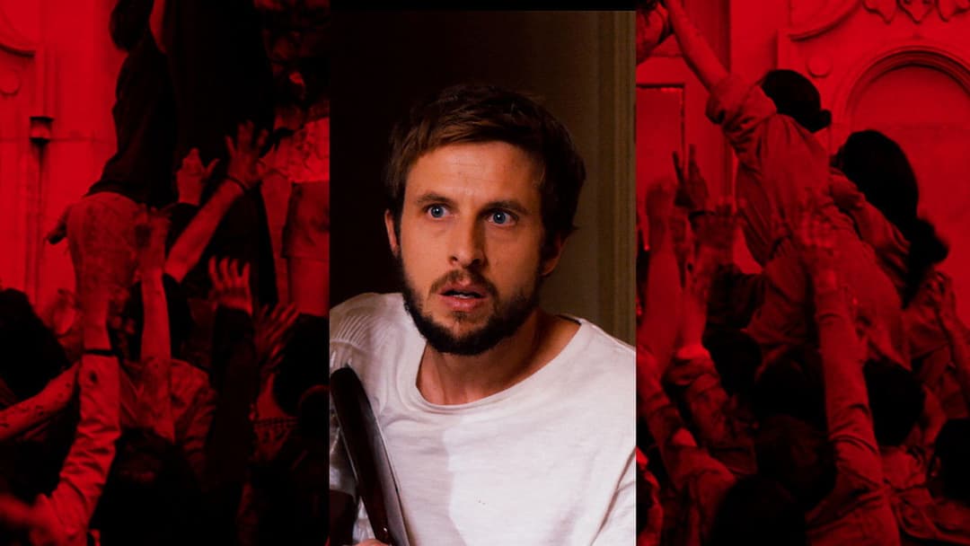 Ніч поглинає світ backdrop 5