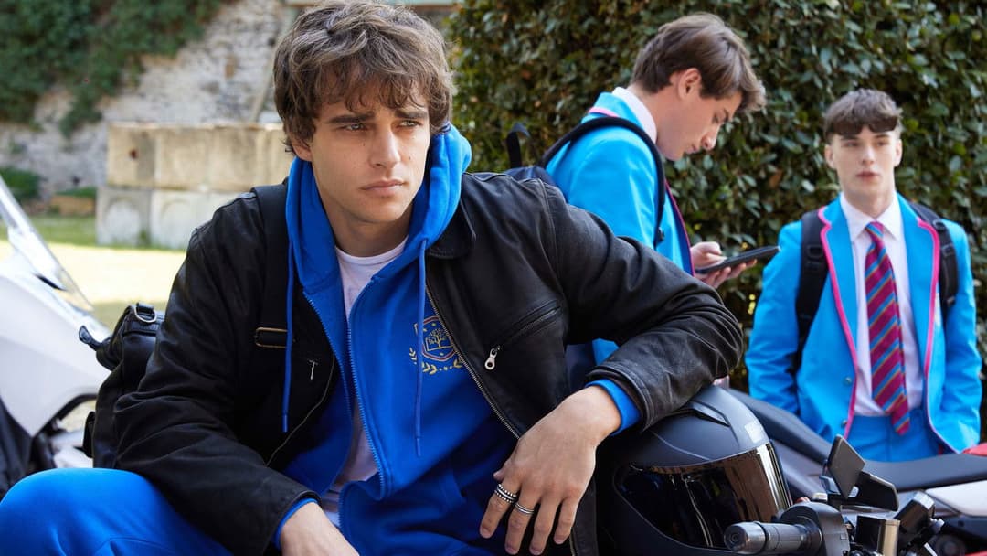 Love Me Love Me backdrop 3