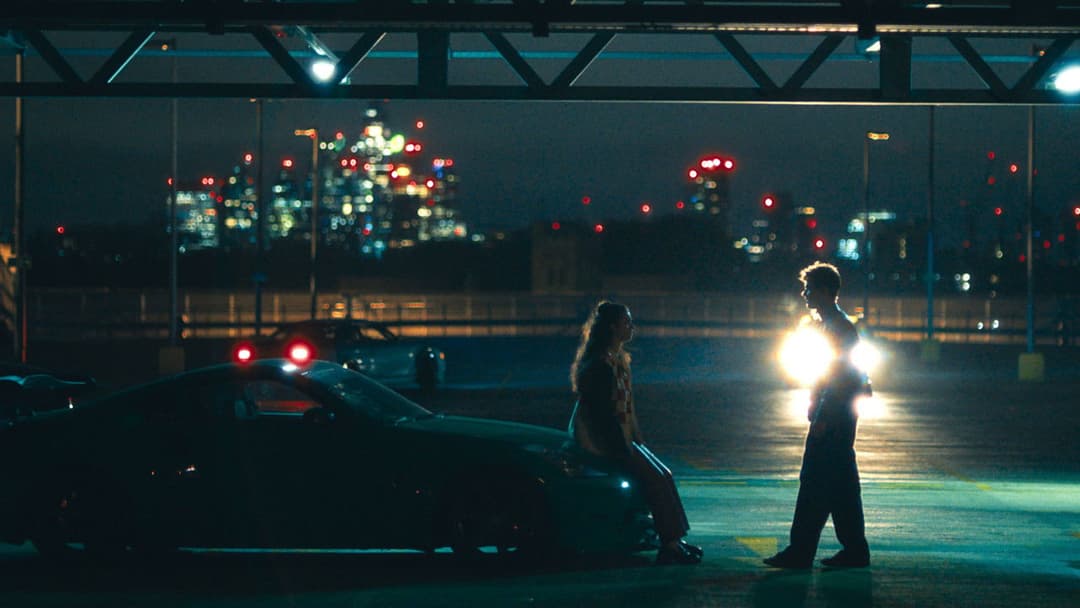 Моя провина: Лондон backdrop 14