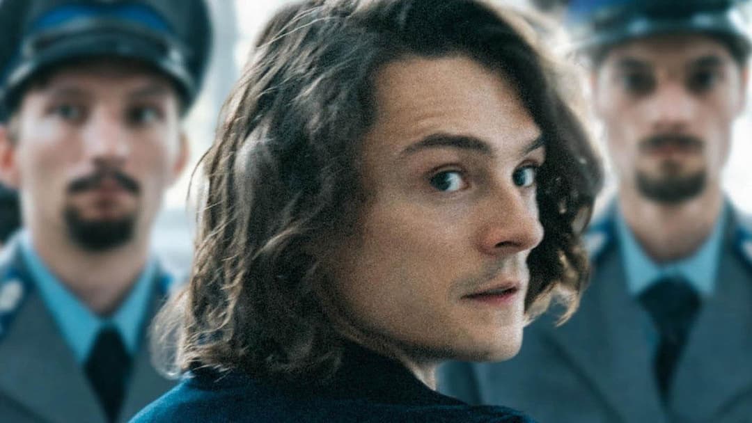 Żeby nie było śladów backdrop 8