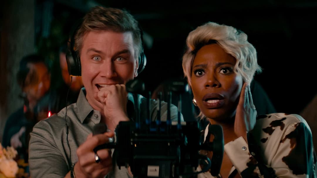 The Wrong Paris backdrop 7