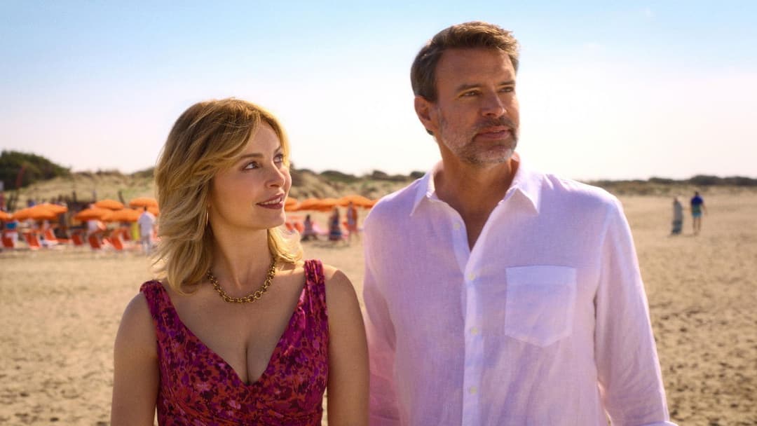 La Dolce Villa backdrop 16