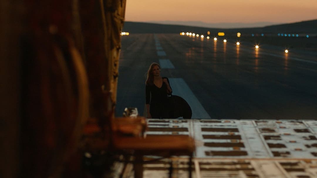 Тридцять хвилин по опівночі backdrop 12