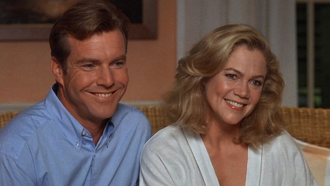 Родина Блю під прикриттям backdrop 1