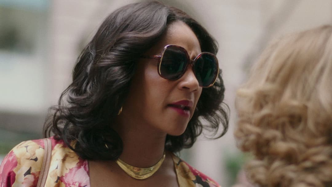 The Kitchen - Queens of Crime backdrop 5