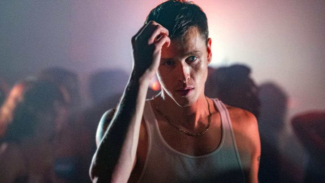 Хороша погана дівчинка backdrop 19