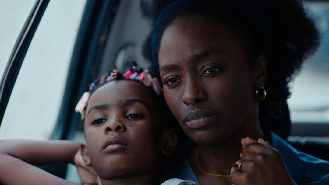 Promis le ciel backdrop 2