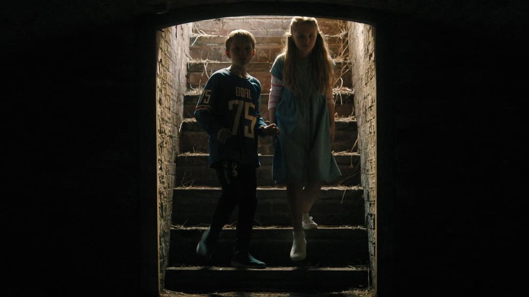 Speak No Evil backdrop 17